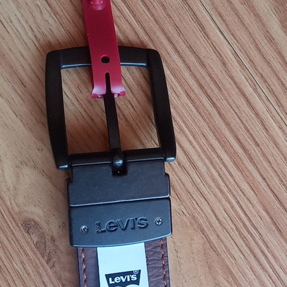 NWT Levi's Mens reversible belt black, brown sz. S 30-32 - Picture 7 of 10
